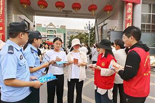 外媒：加蓬球员坎加将向非足联解释年龄，他90年生母亲却86年离世